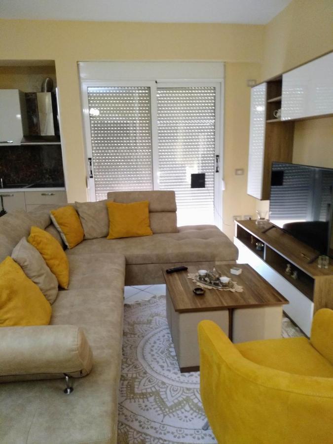 Sarah Appartamento Vlorë Buitenkant foto